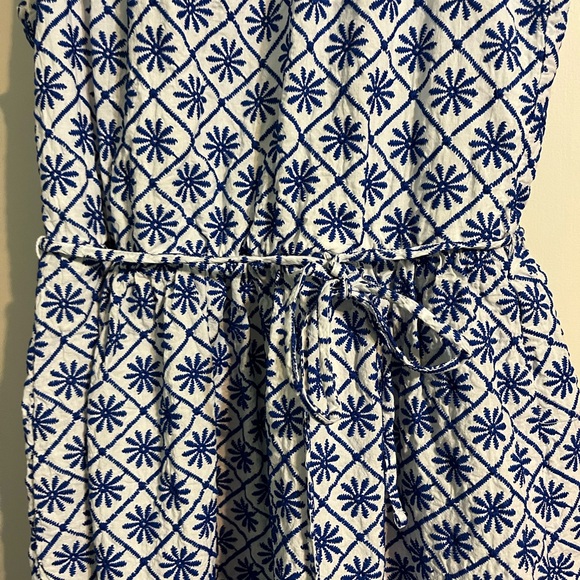 Draper James Dress size small. Elastic waist with tie. - Picture 4 of 6